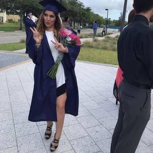 Meet your Posher, Beatriz